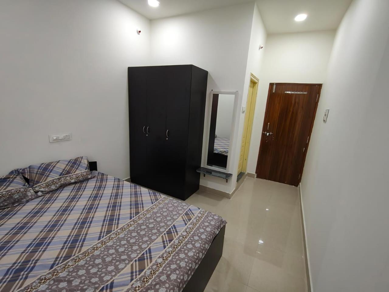 Leo'S Den 9 Guests Ac 3Bhk 9 Mins To Rgia Villa เชมชาบัด ภายนอก รูปภาพ