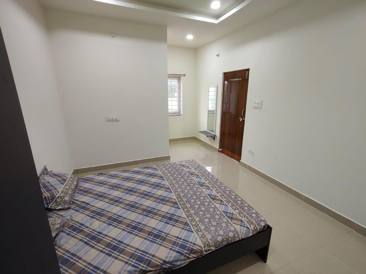 Leo'S Den 9 Guests Ac 3Bhk 9 Mins To Rgia Villa เชมชาบัด ภายนอก รูปภาพ