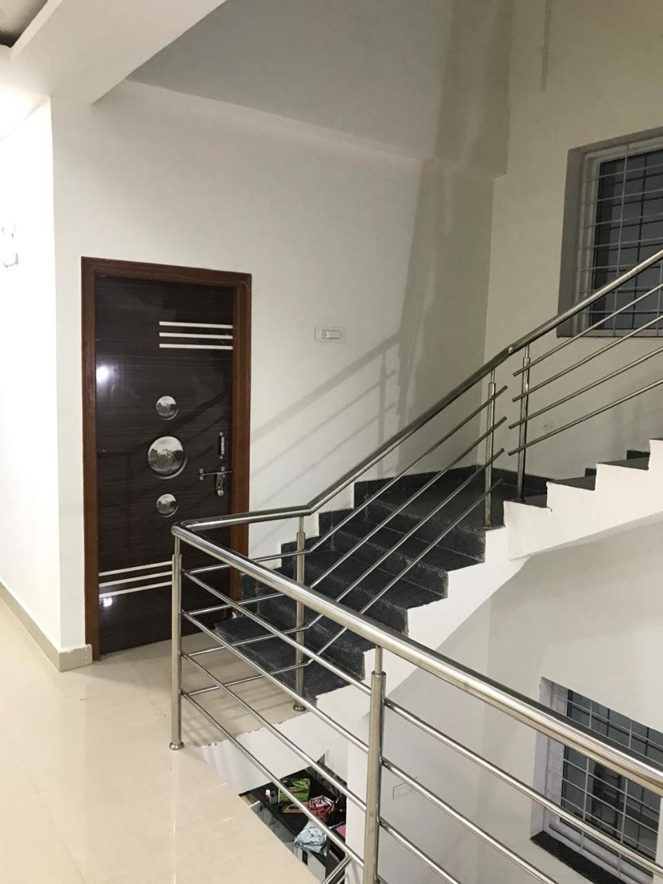 Leo'S Den 9 Guests Ac 3Bhk 9 Mins To Rgia Villa เชมชาบัด ภายนอก รูปภาพ
